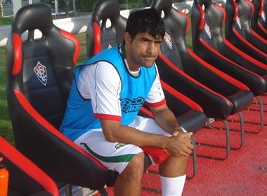 Juninho Petrolina lamenta goleada para o Vit�ria: 'Um dia para esquecer'