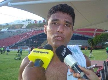 Itamar lamenta empate com o Serrano: 'Resultado não foi justo'