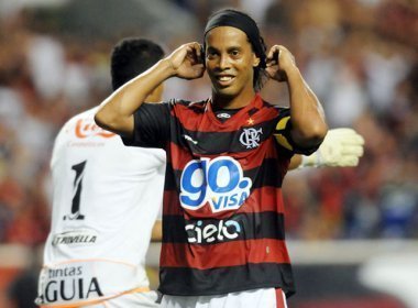 ‘Acabamos decepcionando e decepcionados’, diz Ronaldinho sobre primeiro semestre do Flamengo