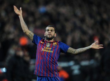 Daniel Alves sofre fratura e deve desfalcar Seleção em amistosos
