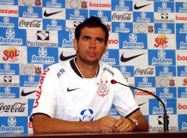 Corinthians confirma venda de Leandro Castán