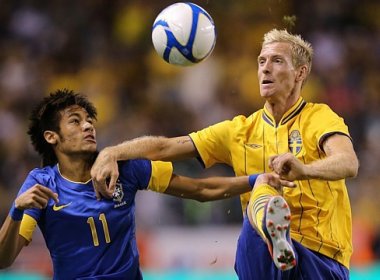 Com dois gols de Pato, Brasil goleia Suécia em amistoso