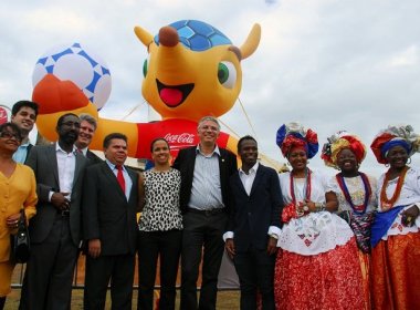 Bahia recebe mascote da Copa do Mundo de 2014