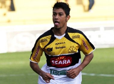 Lucca rompe ligamento e desfalca Criciúma no restante da Série B