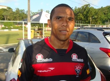 Ananias é liberado pelo Vitória e deve reforçar o Feirense na Copa do Nordeste