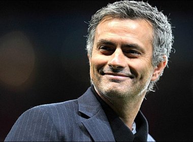 Gullit afirma que Mourinho estará no Chelsea na próxima temporada
