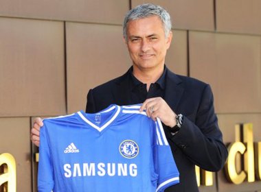 José Mourinho é apresentado como técnico do Chelsea