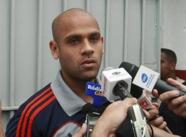 Carlinhos avisa: 'Minha vontade é de ficar no Fluminense'