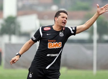 Santos decide manter Claudinei Oliveira no comando
