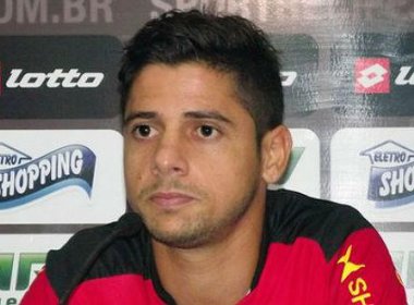 Clube da Turquia mira em Cicinho, diz site