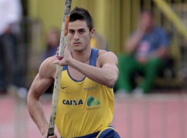 Atleta brasileiro conquista bronze no salto com vara