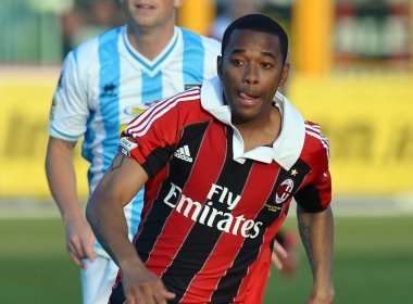 Santos volta a negociar contratação de Robinho