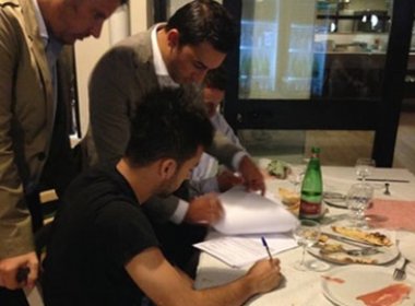 Felipe Anderson assina contrato de cinco temporadas com a Lazio