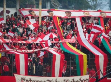 Grupo de colorados pretende entrar na Justiça para ver Gre-Nal