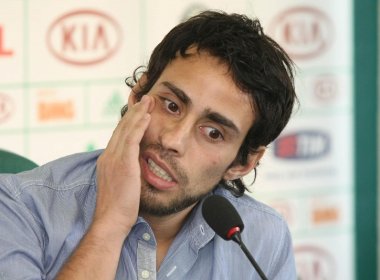 Valdivia festeja convocação e elogia o amigo Mendieta