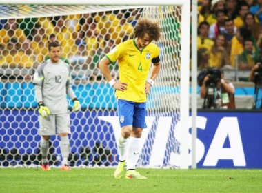 Após goleada histórica, David Luis pede desculpa aos brasileiros