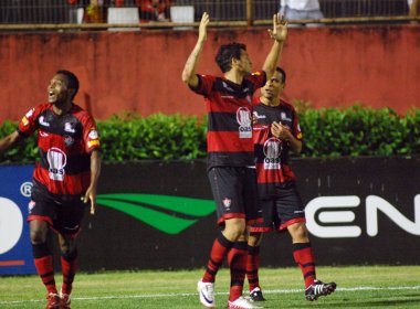 Vitória goleia lanterna Duque de Caxias por 5 a 1