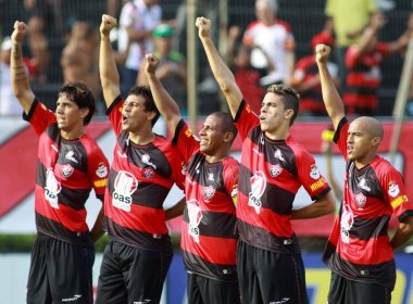 Em clássico emocionante, Vitória aproveita chances e vence o Bahia no Barradão