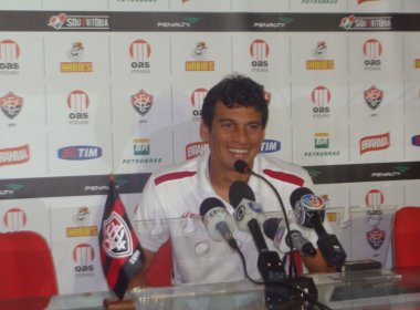 Neto Baiano ironiza o Bahia e garante foco na Copa do Brasil e Série B