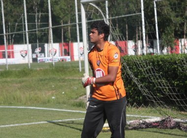 Emocionado, goleiro do Vitória se diz ‘sem palavras’ pela conquista e agradece ‘a todos’