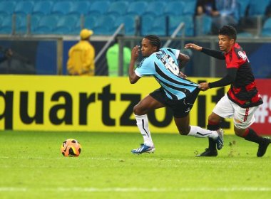 Sem inspiração, Vitória perde para o Grêmio em Porto Alegre