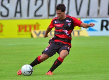 Vitória deve ceder lateral-direito Marcos ao Ceará