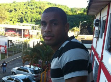 Elton rescinde contra com o Vitória e segue para o futebol romeno