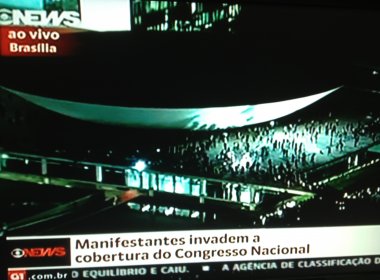 Manifestantes em Brasília invadem Congresso Nacional