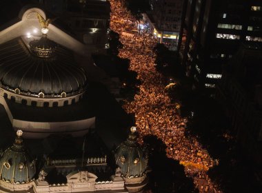 Manifestantes tentam invadir Assembleia Legislativa do Rio de Janeiro