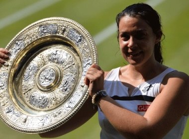 Bartoli vence Lisicki e conquista título de Wimbledon