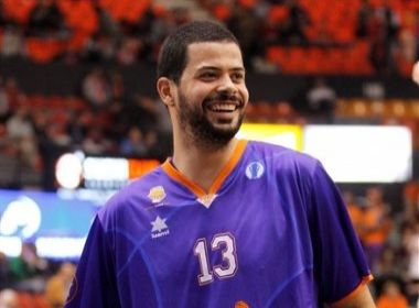 Pivô brasileiro está perto de acertar com Boston Celtics