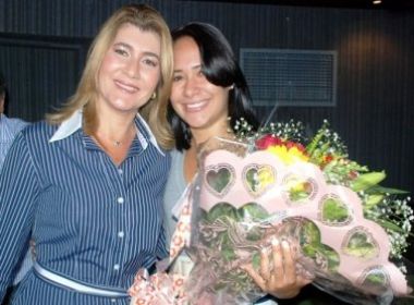 Primeira dama de Feira de Santana tieta ex-BBB Jakeline 