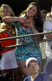 Jornal confirma namoro entre Léo Santana e Mulher Melancia