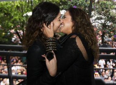 Daniela Mercury e Preta Gil protestam contra a 'cura gay'