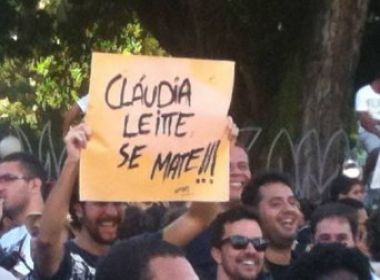 Claudia Leitte vira piada em meio aos protestos