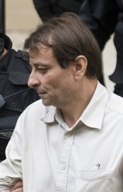 Justiça Federal em Brasília cita Cesare Battisti