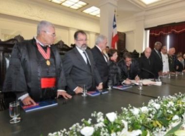 Hirs assume presidência do TJ-BA, chora e admite temer não cumprir todas as metas