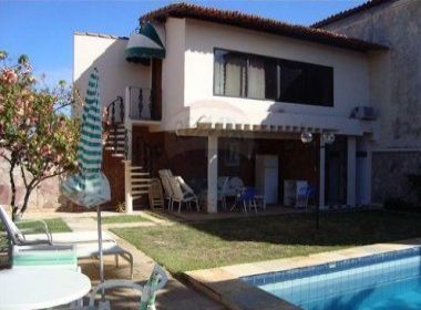 BN Im�veis: Casa de tr�s quartos em Itapu� com piscina