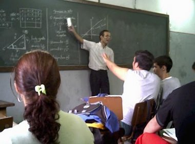 Justi�a argentina condena professor que oferecia boas notas por sexo