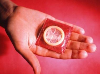 Consumidora é indenizada em R$ 10 mil por ter encontrado camisinha em extrato de tomate