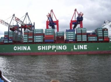 Importações e exportações desabam na China; superávit é o melhor em 6 meses