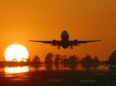 Empresas aéreas reajustam preços de passagens