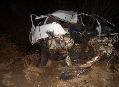 Acidente na BR-407 deixa dois mortos