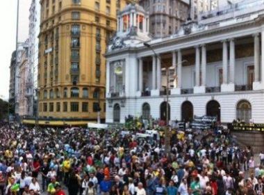 Protesto contra corrupção leva mais de 2 mil pessoas às ruas no Rio