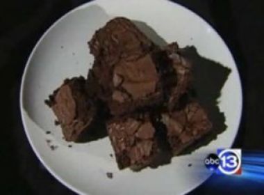Policiais são acusados de comer bolo de maconha durante plantão