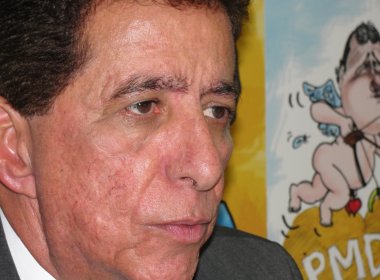 Secretário fala sobre política de educação, greve e fechamento de escolas