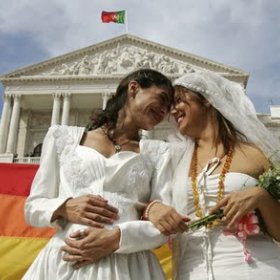 Maioria dos ministros do STJ vota a favor do casamento gay