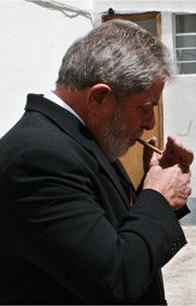Tumor de Lula é mais comum em homens que fumam e bebem
