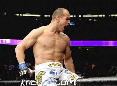 Cigano massacra Velásquez e é o novo campeão mundial