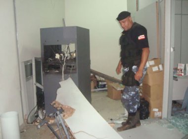 Licínio de Almeida: assaltantes explodem caixa eletrônico